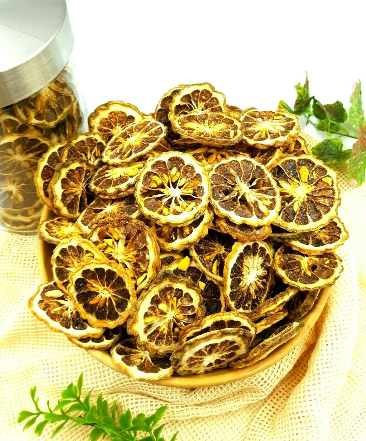 Сушеные дольки кафир лайма 100 гр / Dried slices of kaffir lime (Citrus hystrix). 100 gr.