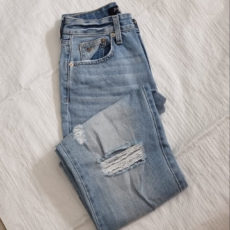 Женские джинсы / Jaspal Women's jeans model with cuts