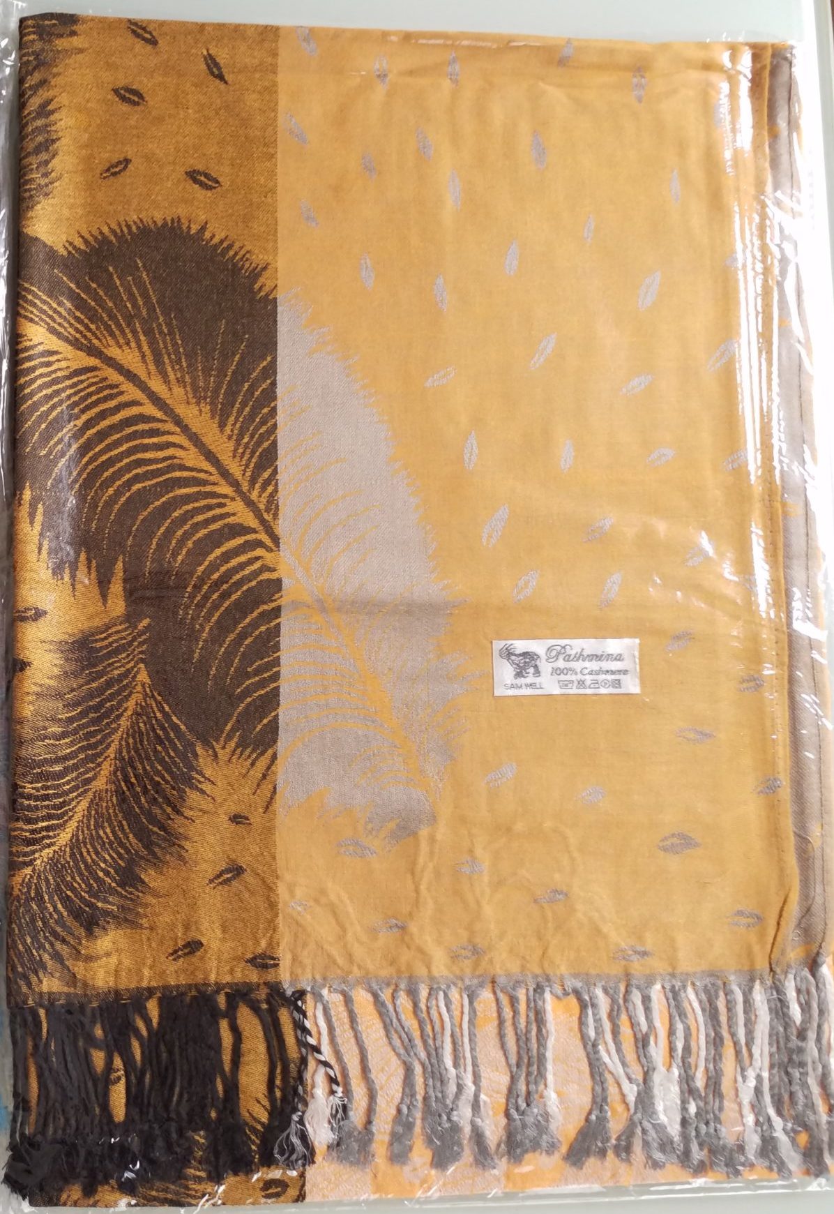 Палантин Желтый с рисунком перо / Women’s yellow scarf