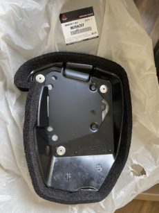 Кронштейн BLI Mitsubishi Triton 2018-2020 г.в. Автозапчасти (8639A297) / Bracket BLI Mitsubishi Triton year 2018-2020 Auto Parts (8639A297)