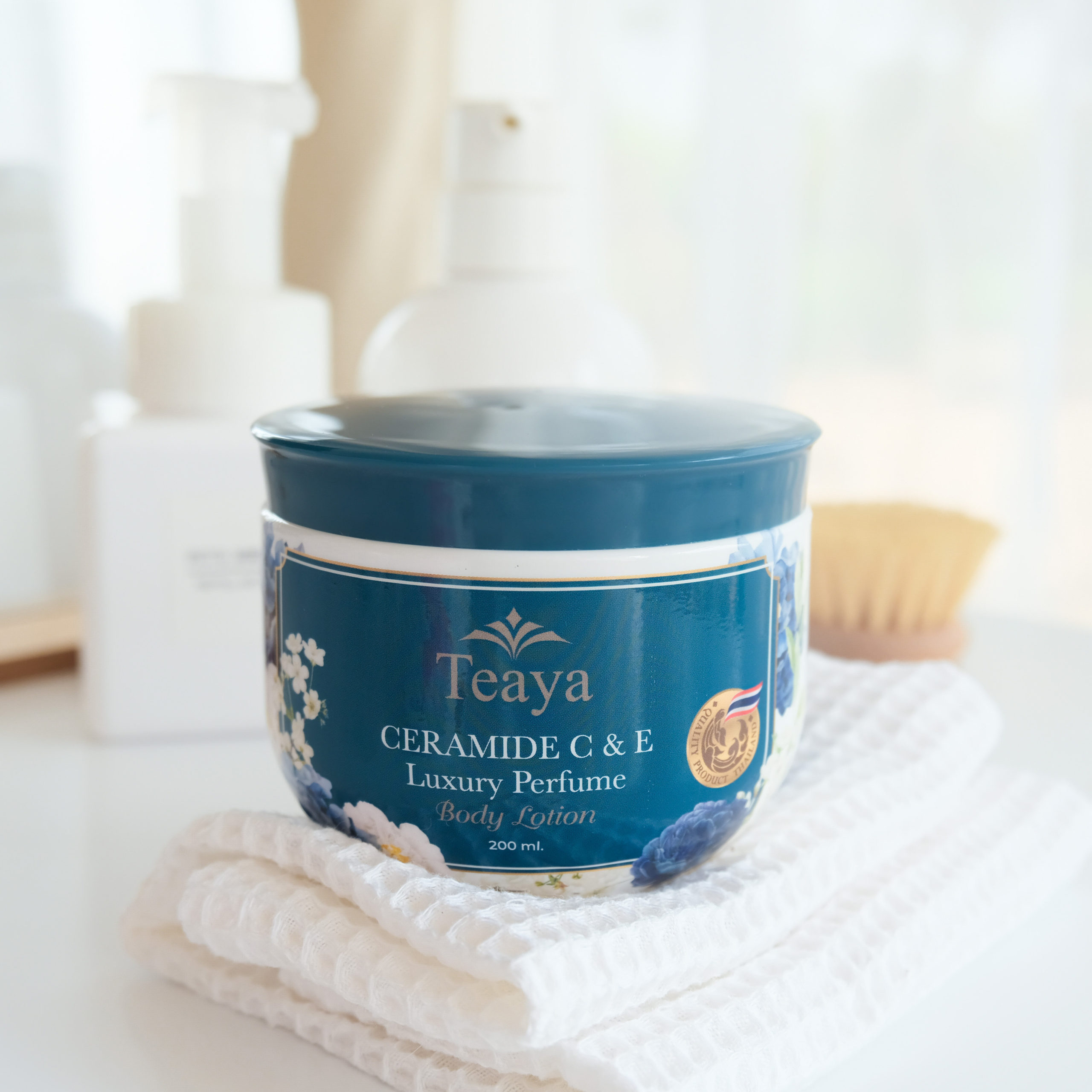 Teaya Ceramine C&E Роскошный лосьон для тела 200 мл / Teaya Ceramide C&E Luxury Body Lotion 200 ml