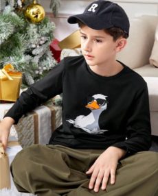 SHEIN Рождественская футболка с рисунком утки для мальчиков-подростков Артикул: sk2307314186155118/SHEIN Pre-Teen Boy's Cartoon Duck T-Shirt for Christmas SKU: sk2307314186155118