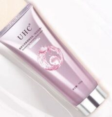 Крем для тела с маскировкой следов от акне UHC 100гр / UHC Body Whitening Cream Concealer Acne Marks 100g